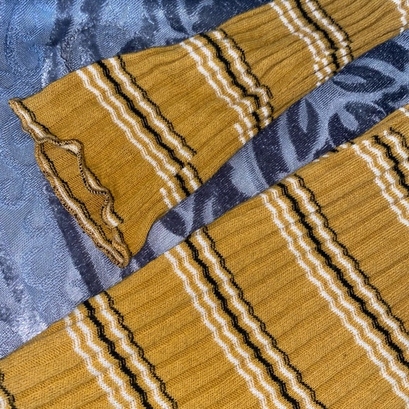 Off the shoulders dress - Picture 3 of 3